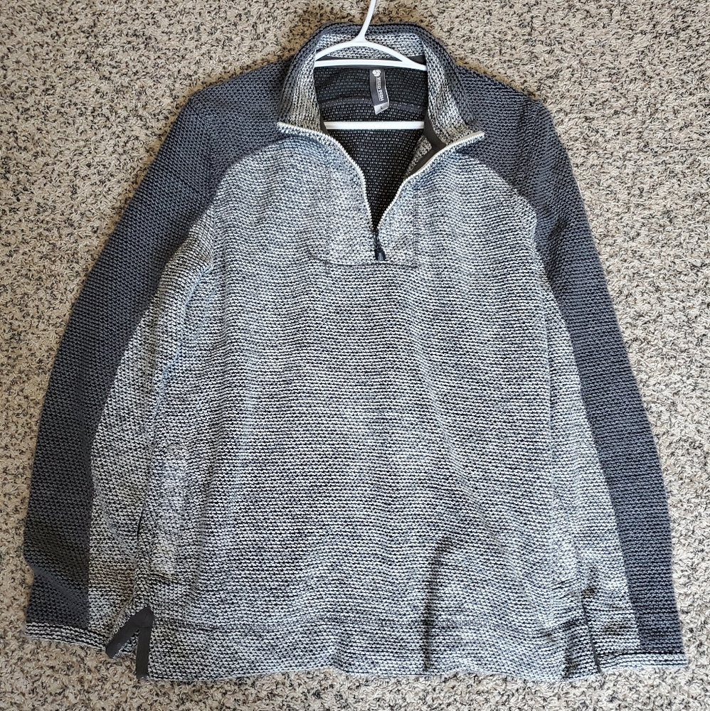 Werid Fish Quarter Zip Active Macaroni Cement